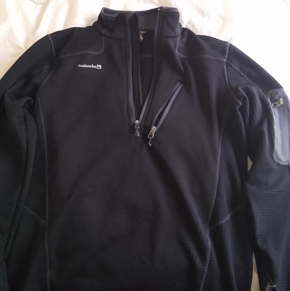 Athletic pullover - Picture 2 of 2